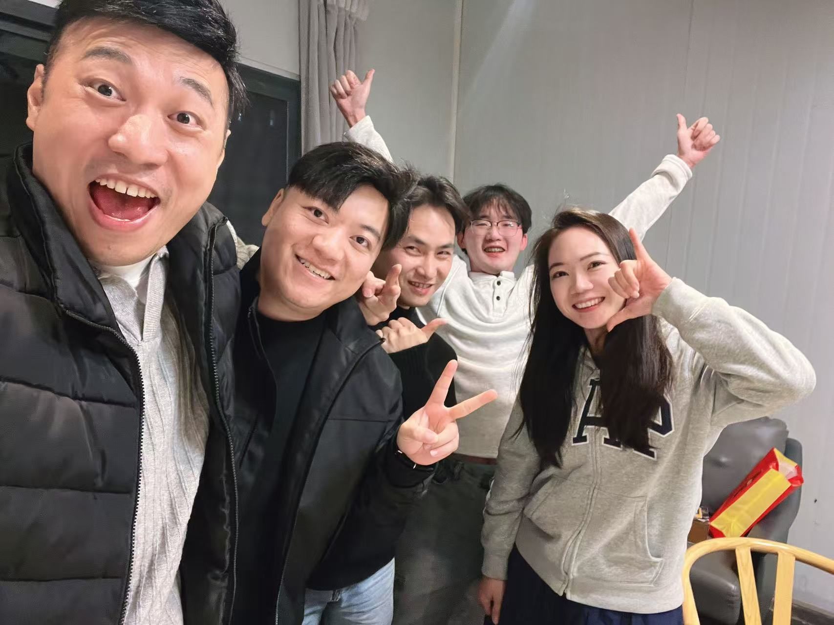 靓喜文化传媒团队聚会合照